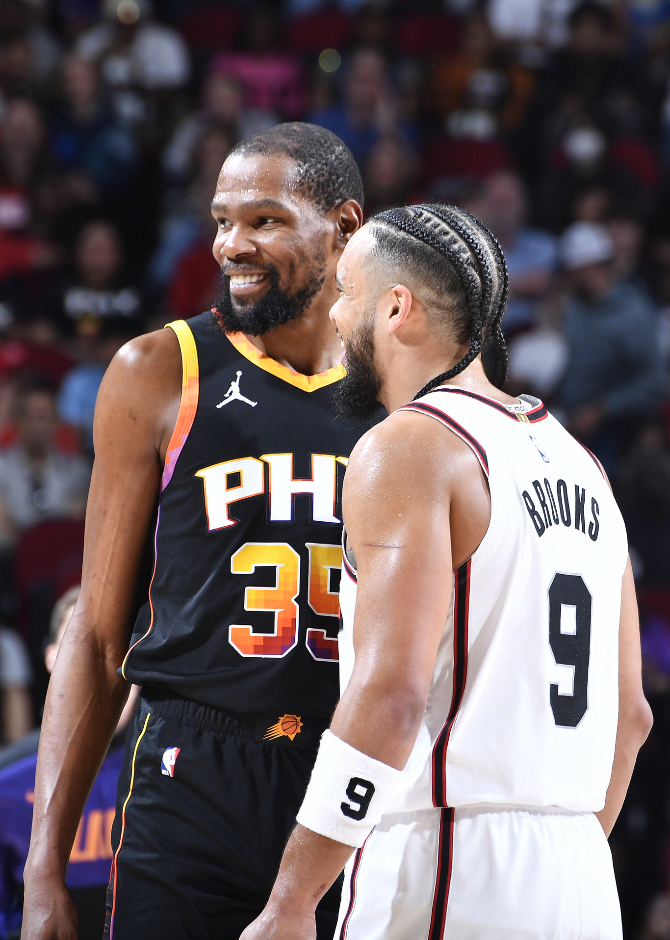 今晨突围战来临，休斯敦火箭围绕NBA常规赛止住颓势，引发热议，控场能力受关注的简单介绍