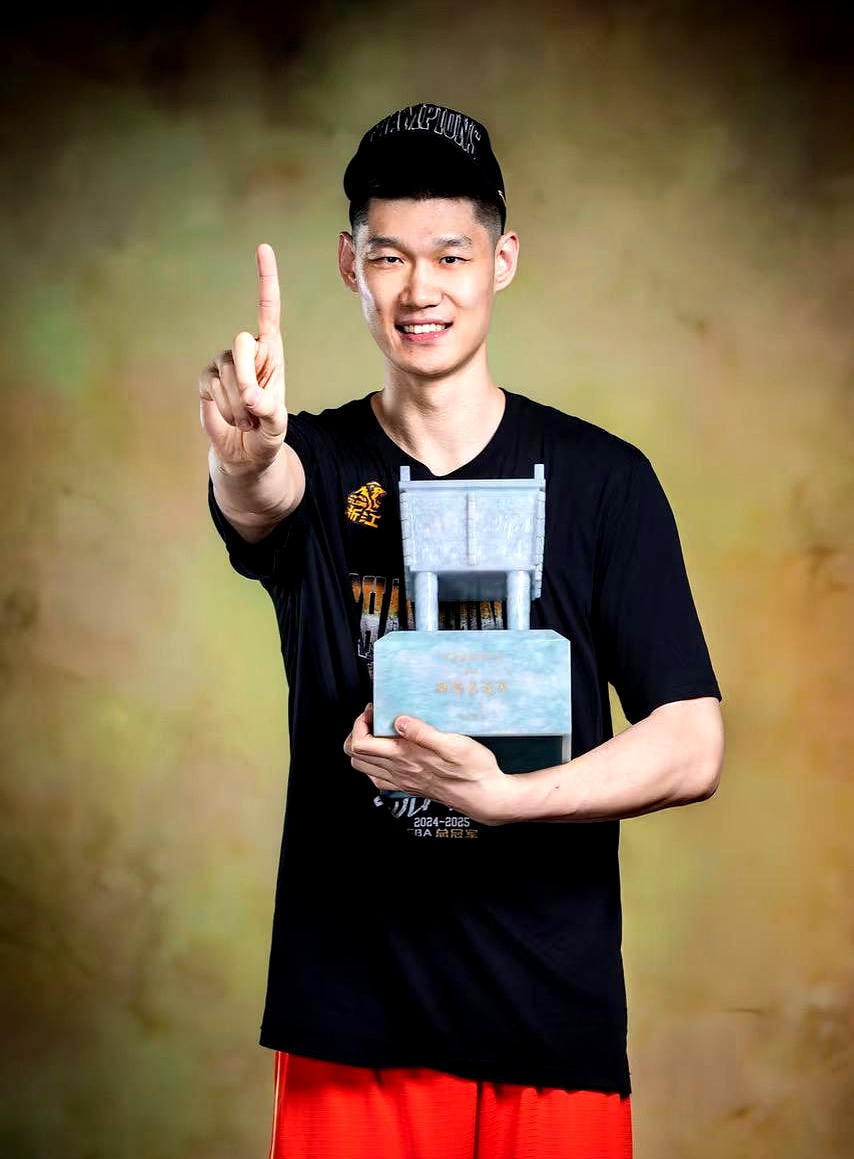 爱游戏登录入口今夜广厦男篮调整名单以备欧冠，造点机会环节打磨，质疑声仍在，细节决定成败的简单介绍